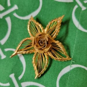 Vintage Wire Flower Brooch ~ Signed Brooks ~ GUC ~ Pretty!